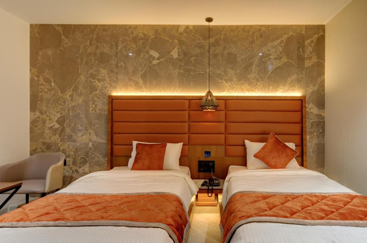 Hotel Diamond 26 Сурат Экстерьер фото