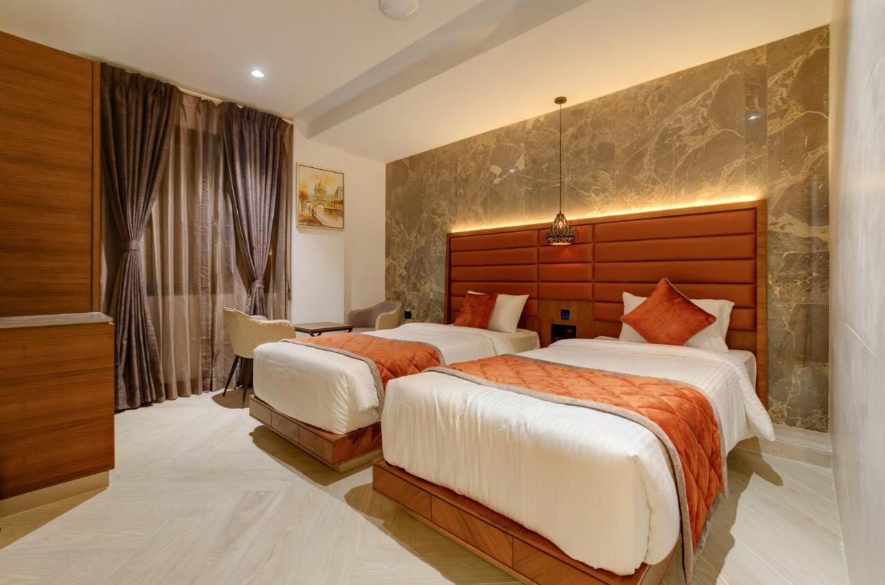 Hotel Diamond 26 Сурат Экстерьер фото