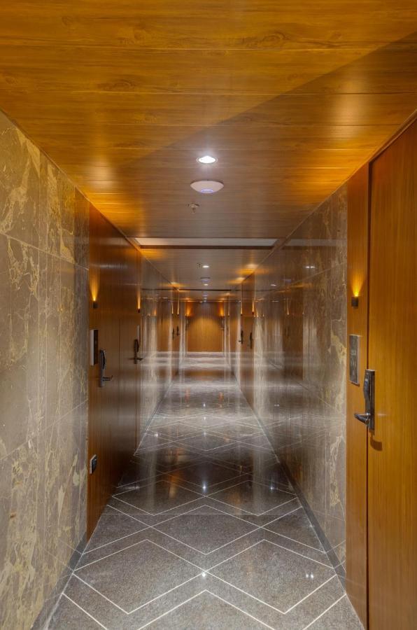 Hotel Diamond 26 Сурат Экстерьер фото