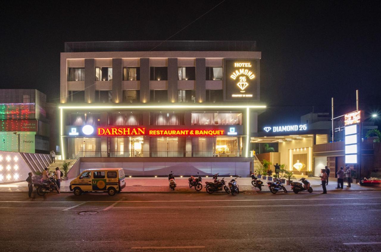 Hotel Diamond 26 Сурат Экстерьер фото