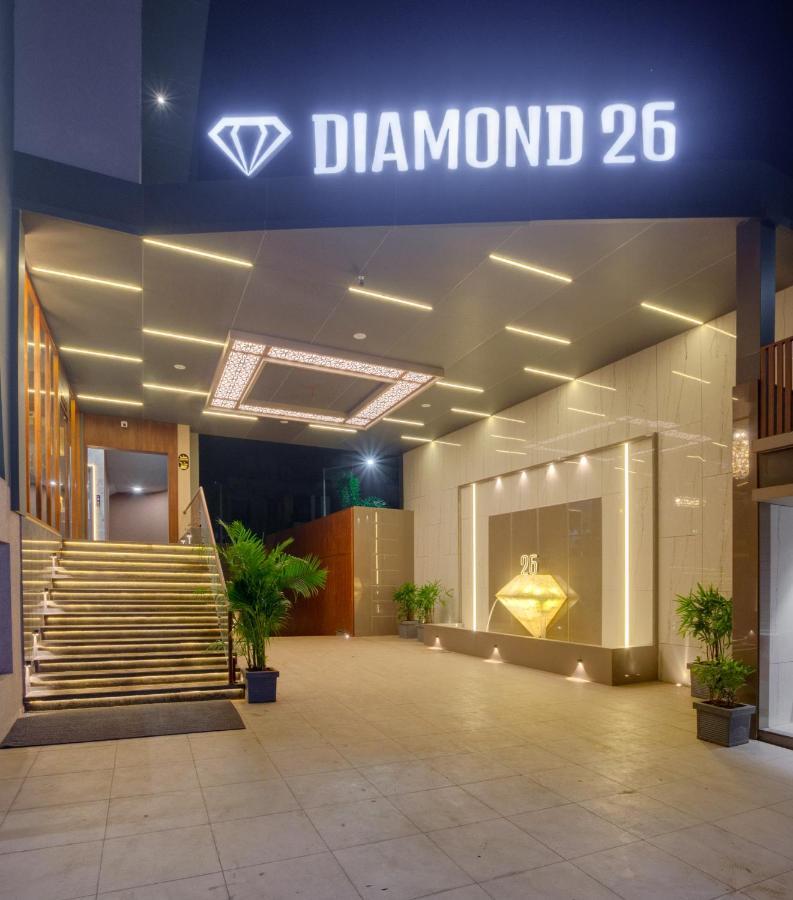 Hotel Diamond 26 Сурат Экстерьер фото